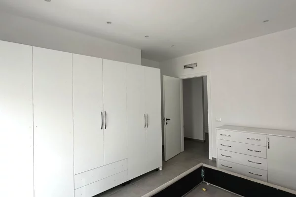 Shtepi me qera Apartament ne Tirane, 2+1, Mobilimi E mobiluar, Pagesa 550  Euro.