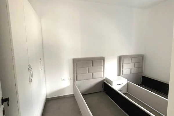 Shtepi me qera Apartament ne Tirane, 2+1, Mobilimi E mobiluar, Pagesa 550  Euro.