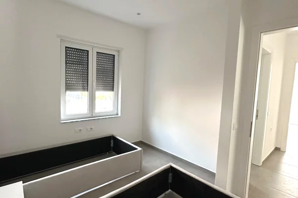 Shtepi me qera Apartament ne Tirane, 2+1, Mobilimi E mobiluar, Pagesa 550  Euro.