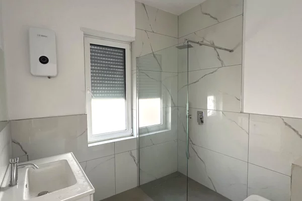Shtepi me qera Apartament ne Tirane, 2+1, Mobilimi E mobiluar, Pagesa 550  Euro.