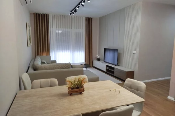 Shtepi me qera Apartament ne Tirane, 1+1, Mobilimi E mobiluar, Pagesa 70,000  Leke.