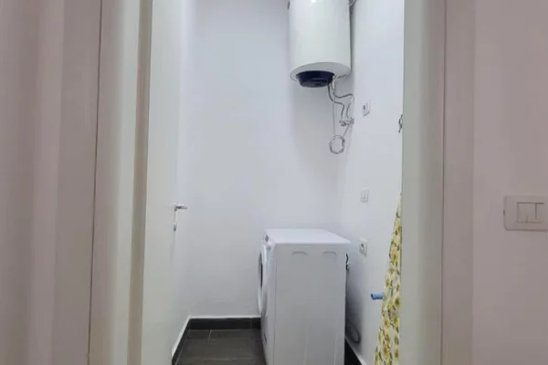 Shtepi me qera Apartament ne Tirane, 1+1, Mobilimi E mobiluar, Pagesa 550  Euro.