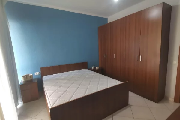 Shtepi me qera Apartament ne Tirane, 1+1, Mobilimi E mobiluar, Pagesa 500  Euro.