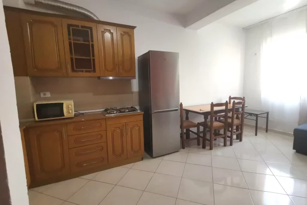 Shtepi me qera Apartament ne Tirane, 1+1, Mobilimi E mobiluar, Pagesa 500  Euro.