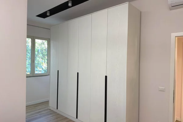 Shtepi me qera Apartament ne Tirane, 2+1, Mobilimi E mobiluar, Pagesa 550  Euro.
