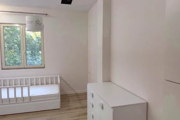 Shtepi me qera Apartament ne Tirane, 2+1, Mobilimi E mobiluar, Pagesa 550  Euro.