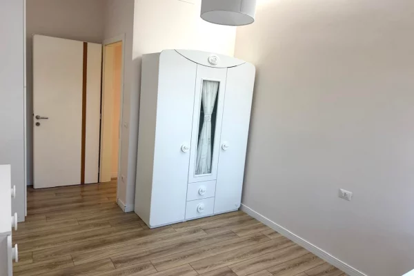 Shtepi me qera Apartament ne Tirane, 2+1, Mobilimi E mobiluar, Pagesa 550  Euro.