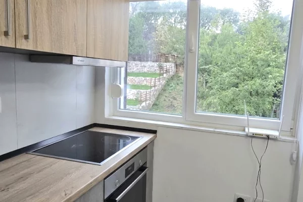 Shtepi me qera Apartament ne Tirane, 2+1, Mobilimi E mobiluar, Pagesa 650  Euro.