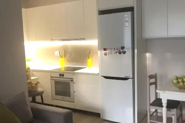 Shtepi me qera Apartament ne Tirane, 2+1, Mobilimi E mobiluar, Pagesa 900  Euro.