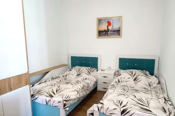 Shtepi me qera Apartament ne Tirane, 2+1, Mobilimi E mobiluar, Pagesa 550  Euro.