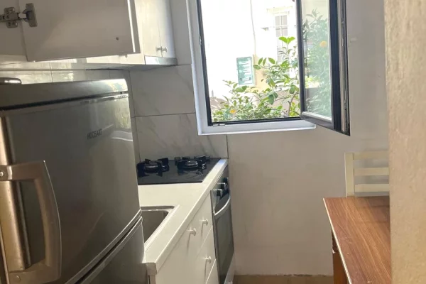 Shtepi me qera Apartament ne Tirane, Garsoniere, Mobilimi E mobiluar, Pagesa 300  Euro.
