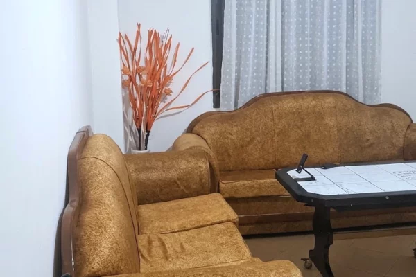Shtepi me qera 2+1 ne Tirane - 400 Euro