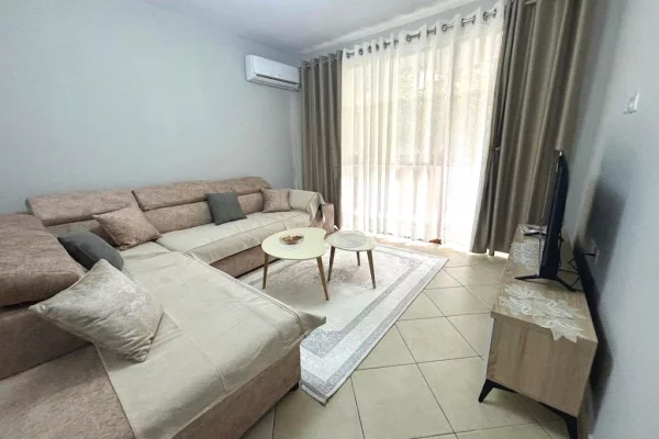 Shtepi me qera 2+1 ne Tirane - 550 Euro