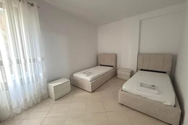 Shtepi me qera Apartament ne Tirane, 2+1, Mobilimi E mobiluar, Pagesa 550  Euro.