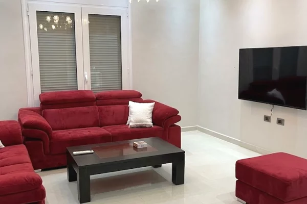 Shtepi me qera Apartament ne Tirane, 3+1, Mobilimi E mobiluar, Pagesa 500  Euro.