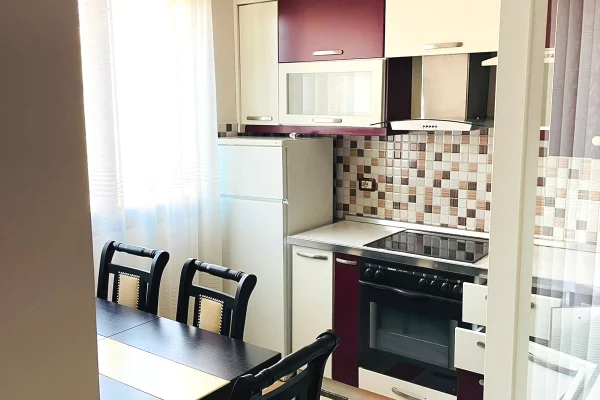 Shtepi me qera Apartament ne Tirane, 2+1, Mobilimi E mobiluar, Pagesa 400  Euro.