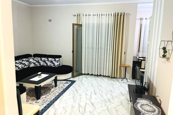 Shtepi me qera Apartament ne Tirane, 2+1, Mobilimi E mobiluar, Pagesa 400  Euro.