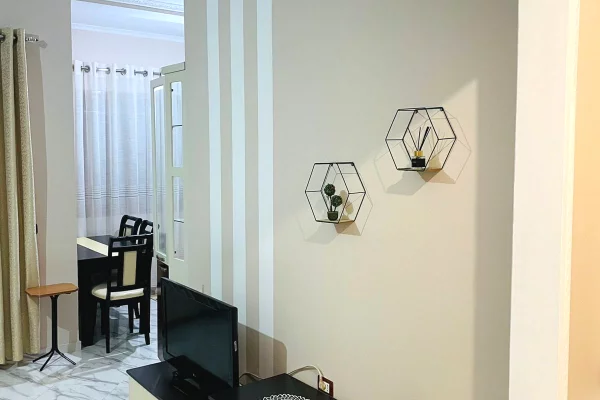 Shtepi me qera Apartament ne Tirane, 2+1, Mobilimi E mobiluar, Pagesa 400  Euro.