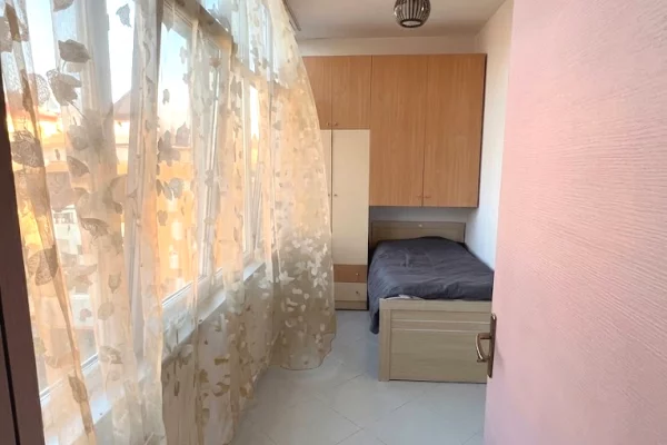 Shtepi me qera Apartament ne Tirane, 2+1, Mobilimi E mobiluar, Pagesa 500  Euro.