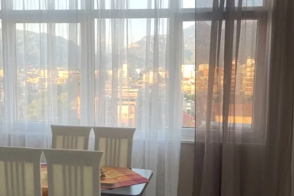 Shtepi me qera Apartament ne Tirane, 2+1, Mobilimi E mobiluar, Pagesa 500  Euro.