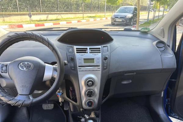 Auto in Vendita a Tirana, Toyota, 2007 Benzine,Kambio Automatik Pagamento 4,200  Euro.