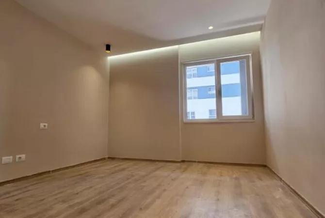 SHITET: *2+1+1wc & 2 Ballkon* *(📍UNIVERS CITY- QTU) ,* 100m² -- *Çmimi 125,000 Euro