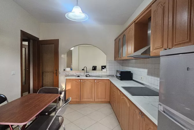 Business Property for Rent 1+1 in Tirana - 65,000 Leke