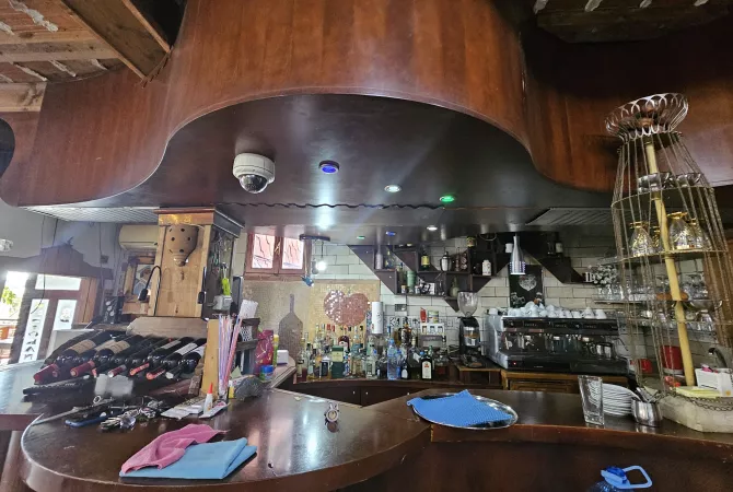 Jepet me Qira PRONE UNIKE PER ATA QE E JA DINE VLEREN Ambient per: LOKAL/RESTORANT- cmimi 3000 euro