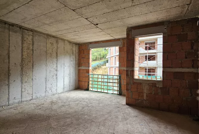 Shtepi ne shitje Apartament ne Tirane, 2+1, Mobilimi Bosh, pa mobiluar, Pagesa 229,500  Euro.