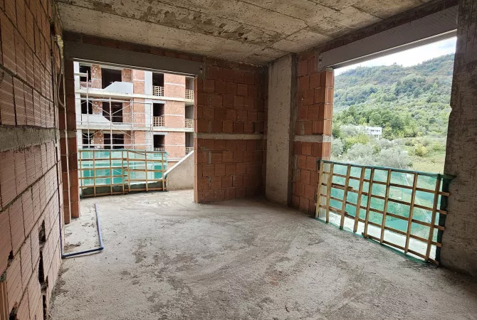 Shtepi ne shitje Apartament ne Tirane, 2+1, Mobilimi Bosh, pa mobiluar, Pagesa 229,500  Euro.