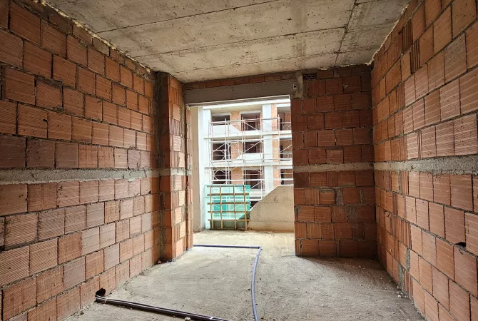 Shtepi ne shitje Apartament ne Tirane, 2+1, Mobilimi Bosh, pa mobiluar, Pagesa 229,500  Euro.