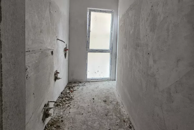 Shtepi ne shitje Apartament ne Tirane, 2+1, Mobilimi Bosh, pa mobiluar, Pagesa 214,500  Euro.