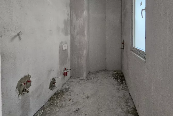 Shtepi ne shitje Apartament ne Tirane, 2+1, Mobilimi Bosh, pa mobiluar, Pagesa 214,500  Euro.