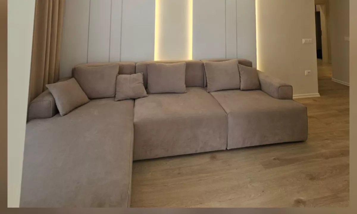 Shtepi ne shitje Apartament ne Tirane, 2+1, Mobilimi E mobiluar, Pagesa 250,000  Euro.