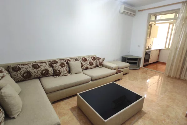 Shtepi me qera Apartament ne Tirane, 1+1, Mobilimi E mobiluar, Pagesa 40,000  Leke.