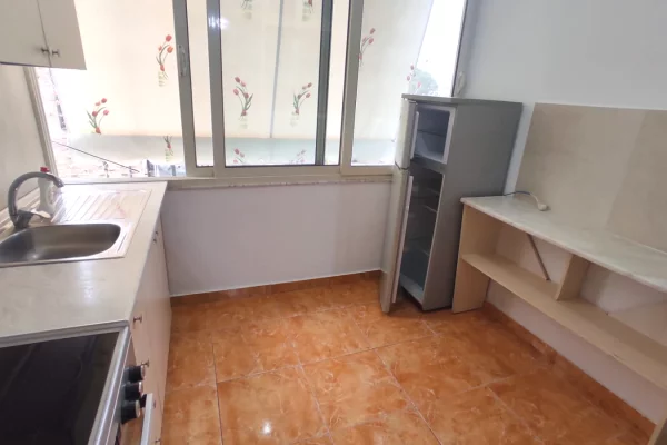 Shtepi me qera Apartament ne Tirane, 1+1, Mobilimi E mobiluar, Pagesa 40,000  Leke.