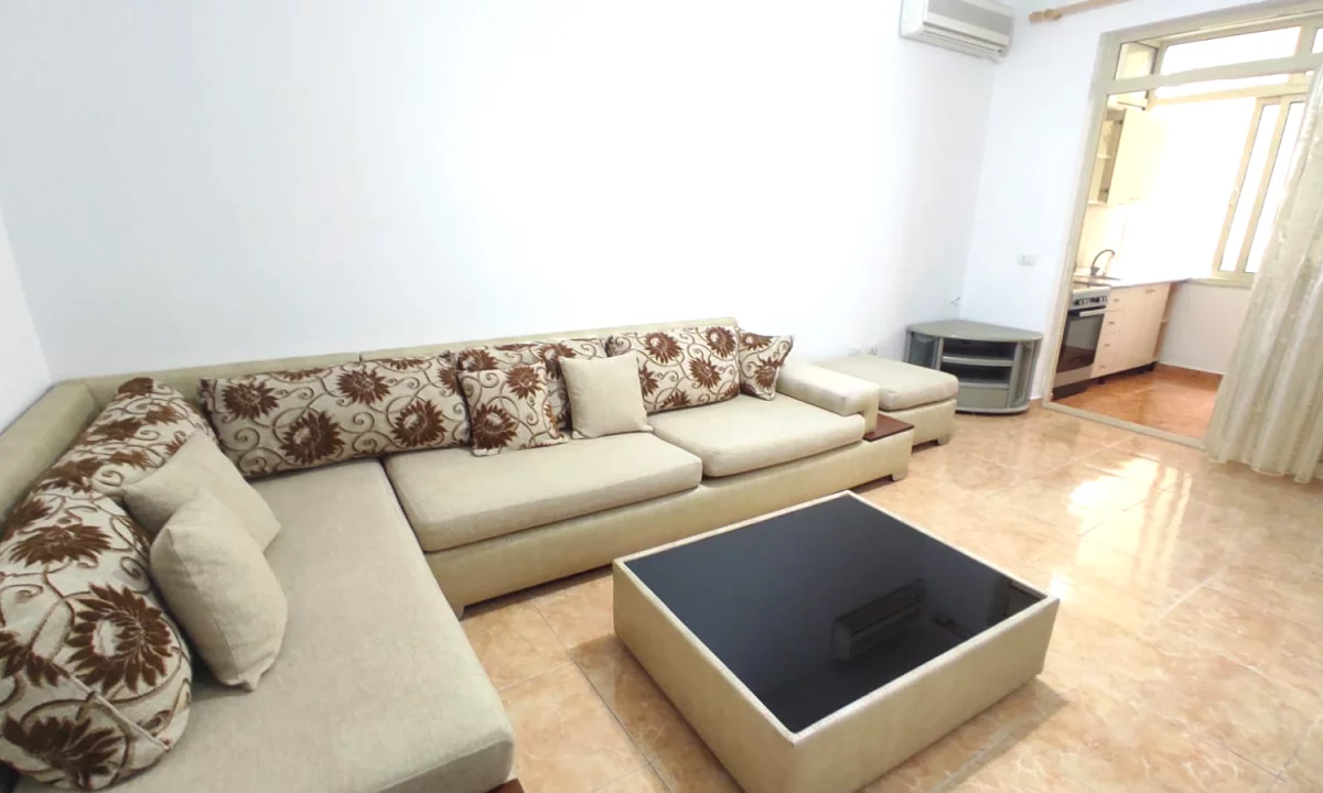 Shtepi me qera Apartament ne Tirane, 1+1, Mobilimi E mobiluar, Pagesa 40,000  Leke.