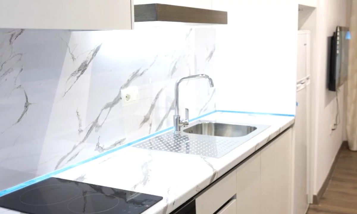 Shtepi me qera Apartament ne Tirane, Garsoniere, Mobilimi E mobiluar, Pagesa 30,000  Leke.