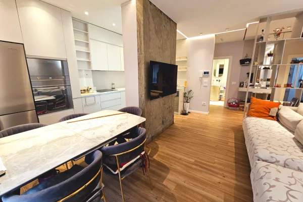 Shtepi me qera Apartament ne Tirane, 2+1, Mobilimi E mobiluar, Pagesa 950  Euro.