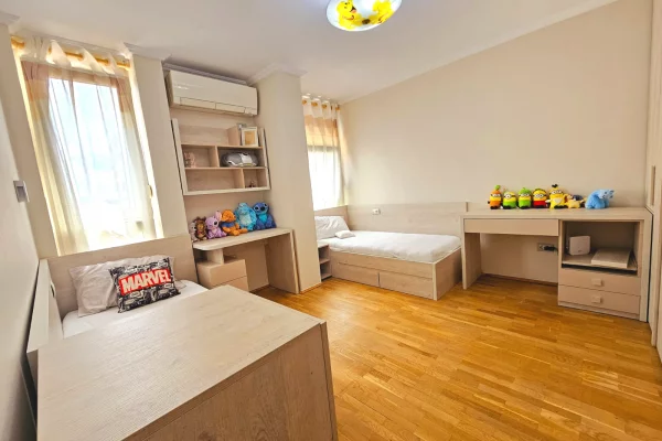 Shtepi me qera Apartament ne Tirane, 2+1, Mobilimi E mobiluar, Pagesa 950  Euro.