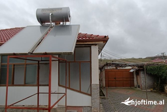 Casa privata/Indipendente in vendita a Koriza 2+1, Arredato