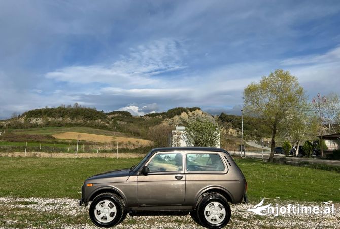 Auto in Vendita a Tirana, Tjeter, 2016 Benzine,Kambio Manual Pagamento 7,000  Euro.