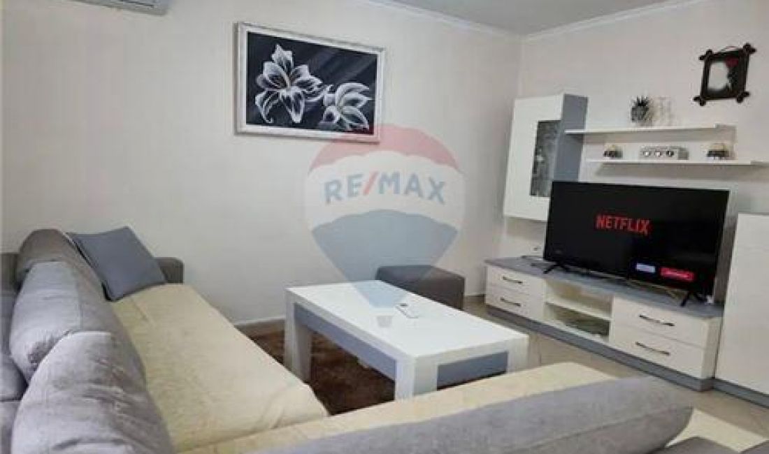 Shtepi me qera Apartament ne Tirane, 1+1, Mobilimi E mobiluar, Pagesa 450  Euro.