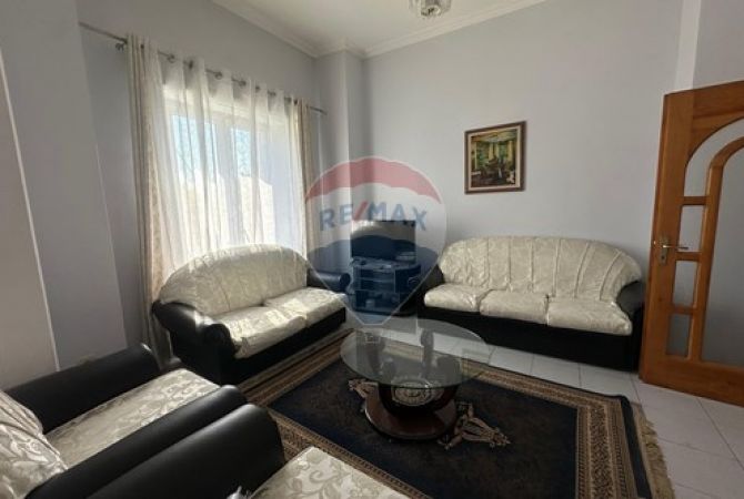 Jepet me qira apartament 2+1 tek Shallvaret