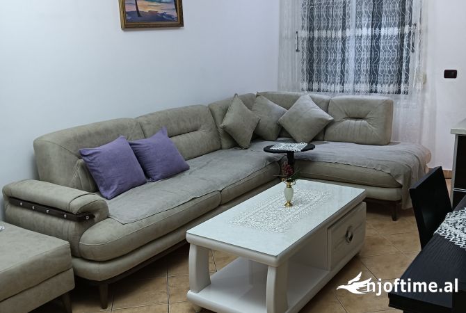 Shtepi me qera Apartament ne Vlore, 2+1, Mobilimi E mobiluar, Pagesa 50,000  Leke.