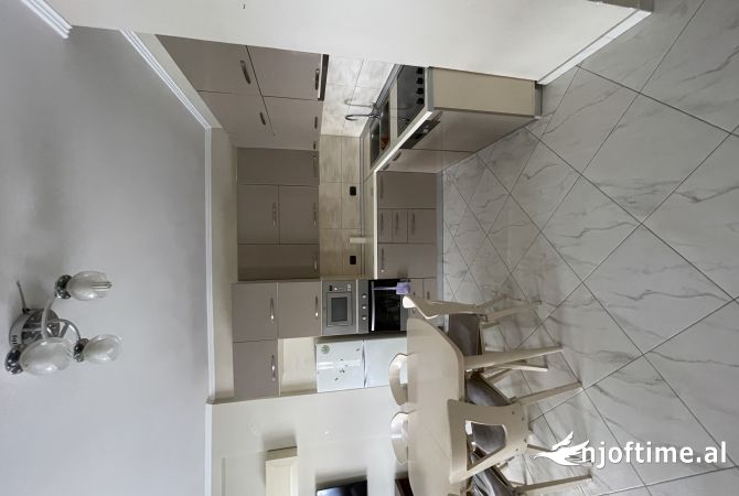 Shtepi me qera Apartament ne Tirane, 2+1, Mobilimi E mobiluar, Pagesa 45,000  Leke.