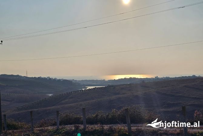 Truall ose Toke ne Durres - 280,000 Euro