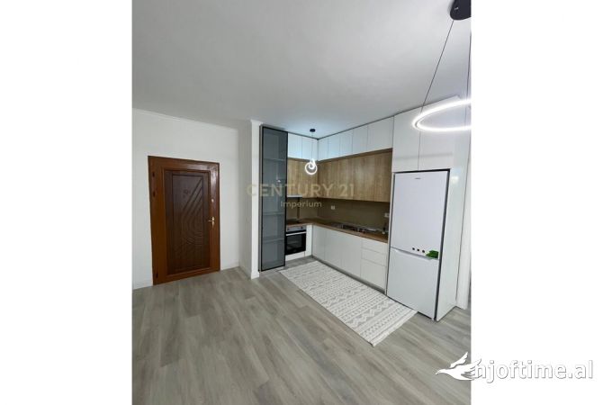 Shtepi ne shitje Apartament ne Tirane, 2+1, Mobilimi E mobiluar, Pagesa 138,000  Euro.