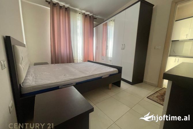Shtepi ne shitje Apartament ne Tirane, 2+1, Mobilimi E mobiluar, Pagesa 110,000  Euro.