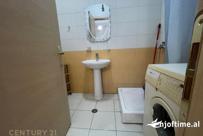 Shtepi ne shitje Apartament ne Tirane, 2+1, Mobilimi E mobiluar, Pagesa 110,000  Euro.